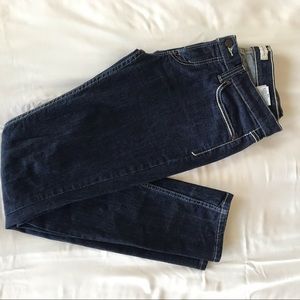 Women’s Levi’s 524 Too Super low Skinny jeans.